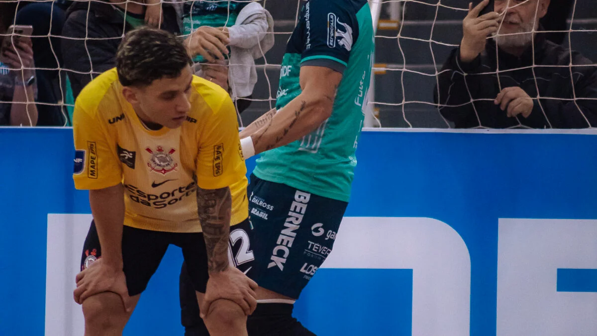 Serjão é eleito o melhor goleiro de junho da LNF Silver Cresol